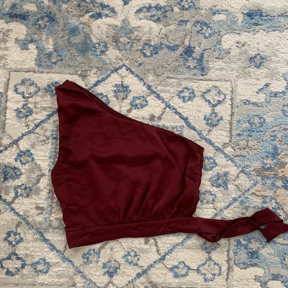 One shoulder satin top - Picture 3 of 4